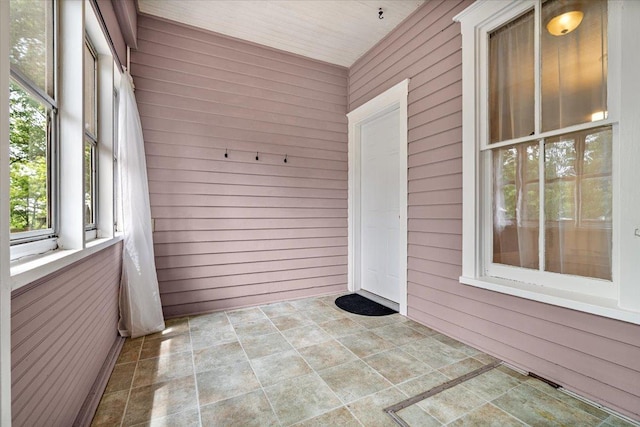 605 W 2nd N St, Wenona, IL 61377 - view of unfurnished sunroom