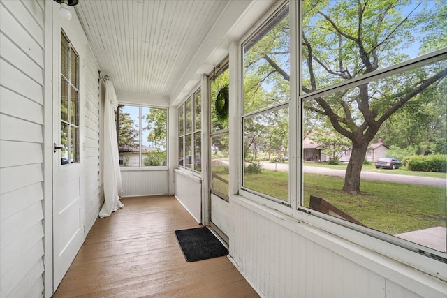605 W 2nd N St, Wenona, IL 61377 - view of unfurnished sunroom