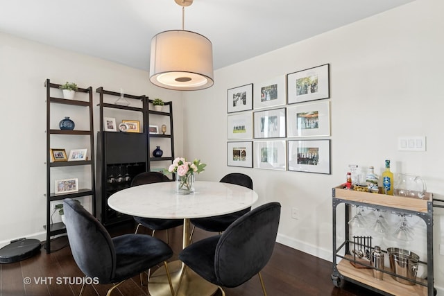 424 Park Ave Unit 604, River Forest, IL 60305 - dining area with wood finished floors