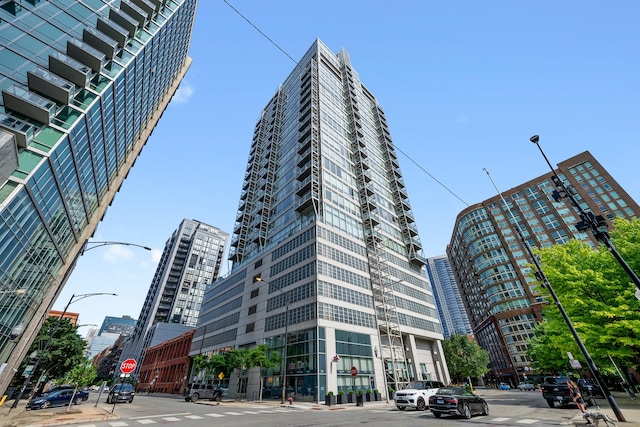 653 N Kingsbury St Unit 1006, Chicago, IL 60654 - view of building exterior