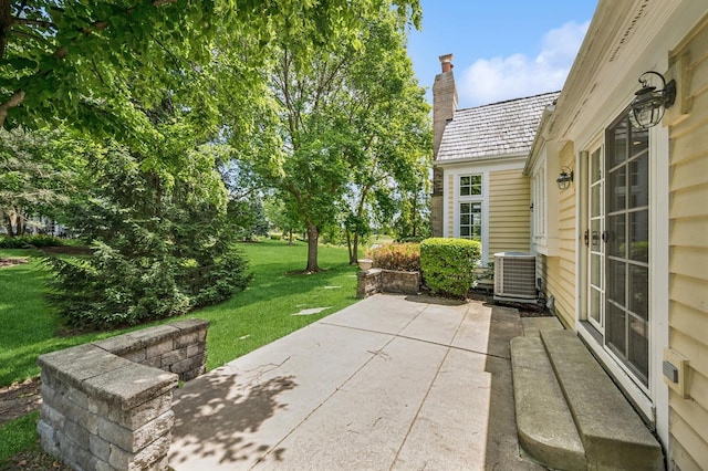 775 S Camelot Ct, Lake Forest, IL 60045 - view of patio
