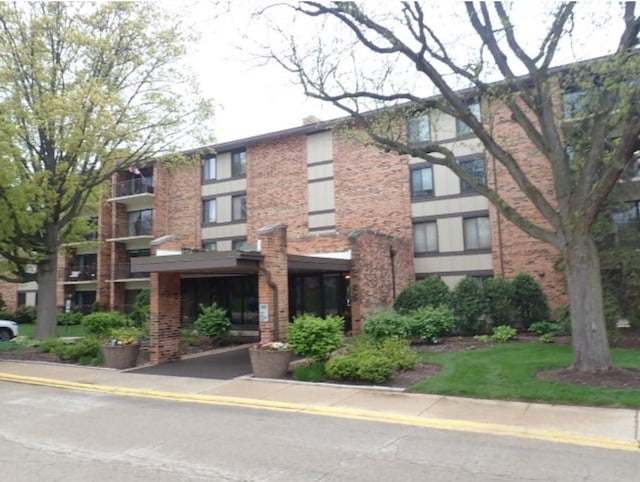 301 Lake Hinsdale Dr Unit 209, Willowbrook, IL 60527 - photo 1