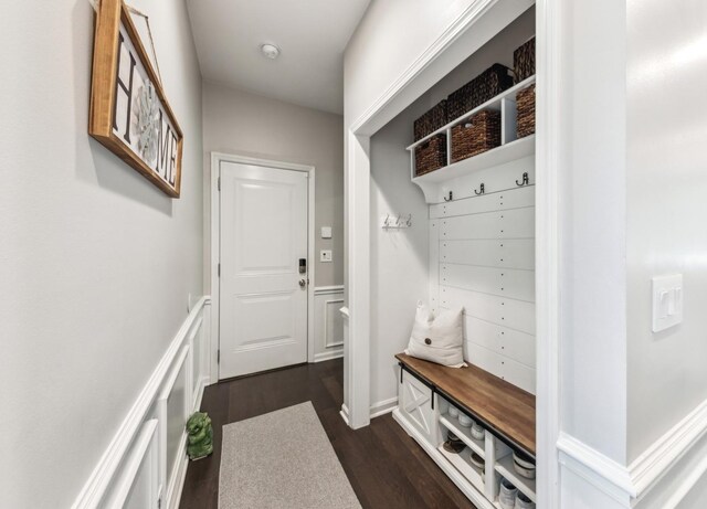 1551 Daybreak Dr, Libertyville, IL 60048 - mudroom featuring dark wood-style flooring