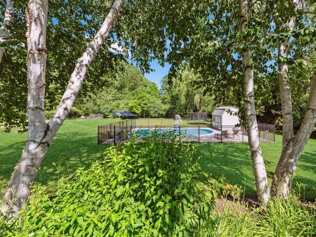 1551 Daybreak Dr, Libertyville, IL 60048 - view of yard featuring an outdoor structure