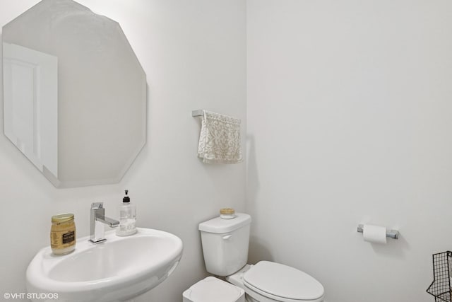 12906 S Sydney Cir, Plainfield, IL 60585 - bathroom with a sink and toilet