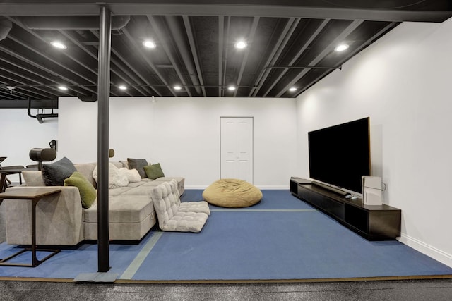 7270 Bannockburn Cir, Lakewood, IL 60014 - living area featuring baseboards
