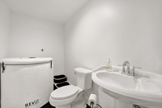 7270 Bannockburn Cir, Lakewood, IL 60014 - half bath with toilet and a sink