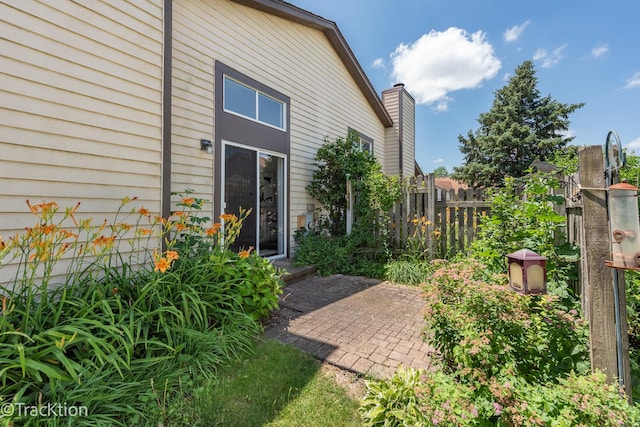 1827 Appaloosa Dr, Naperville, IL 60565 - view of patio / terrace