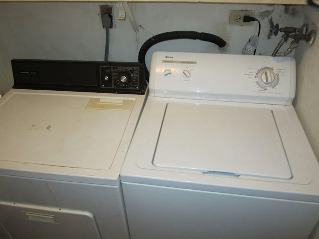 1769 Sessions Walk Unit C, Hoffman Estates, IL 60169 - washroom featuring washing machine and dryer