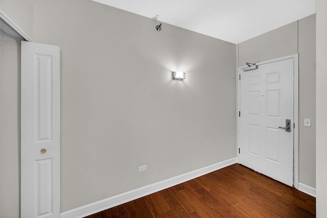 1600 S Prairie Ave Unit 1507, Chicago, IL 60616 - empty room featuring baseboards and dark wood-style flooring