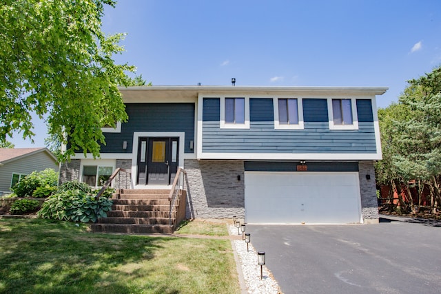 546 Whispering Pines Rd, Lindenhurst, IL 60046 - photo 1
