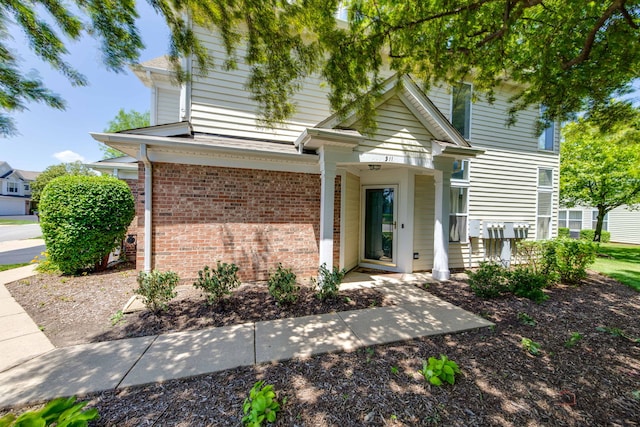 911 Waterford Ln, Elk Grove Village, IL 60007 - view of front of home featuring brick siding