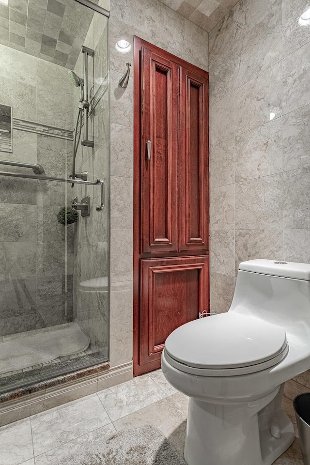 711 E Greenview Rd, Itasca, IL 60143 - full bathroom with a stall shower and tile walls