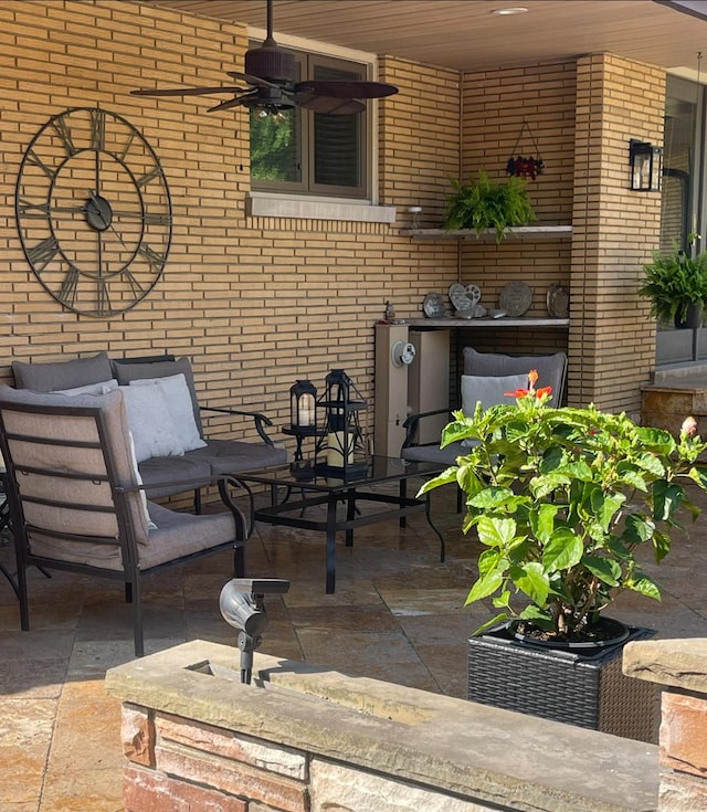 711 E Greenview Rd, Itasca, IL 60143 - view of patio / terrace with ceiling fan