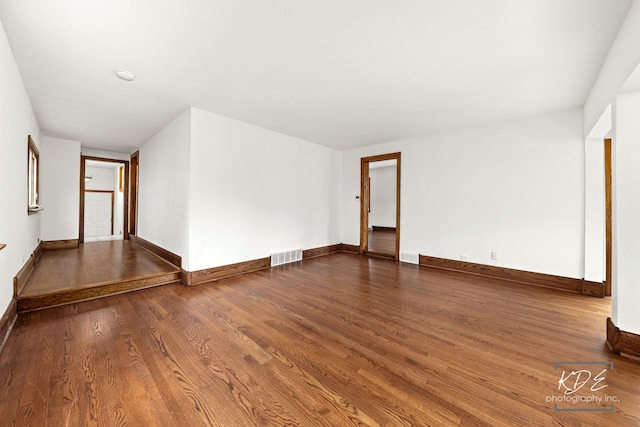 330 S Maple St, Itasca, IL 60143 - unfurnished room featuring wood finished floors and a smoke detector