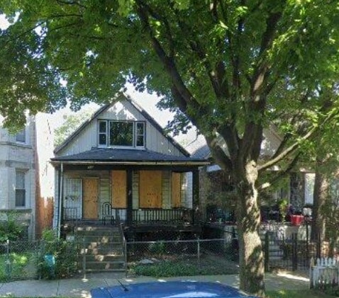 6439 S Bishop St, Chicago, IL 60636 - bungalow-style home with covered porch