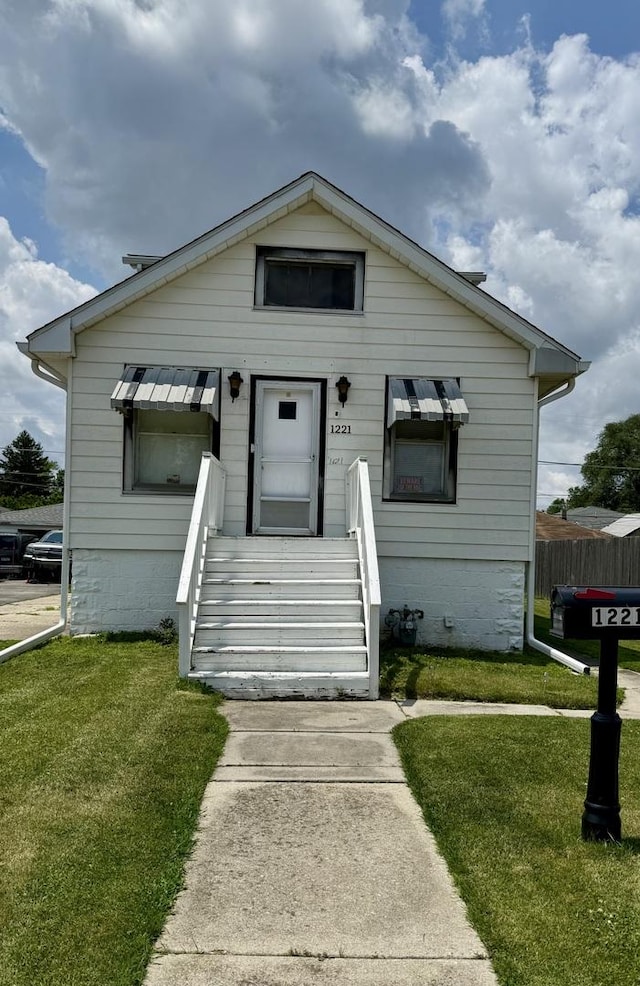 1221 Nicholson St, Joliet, IL 60435 - bungalow-style home featuring crawl space