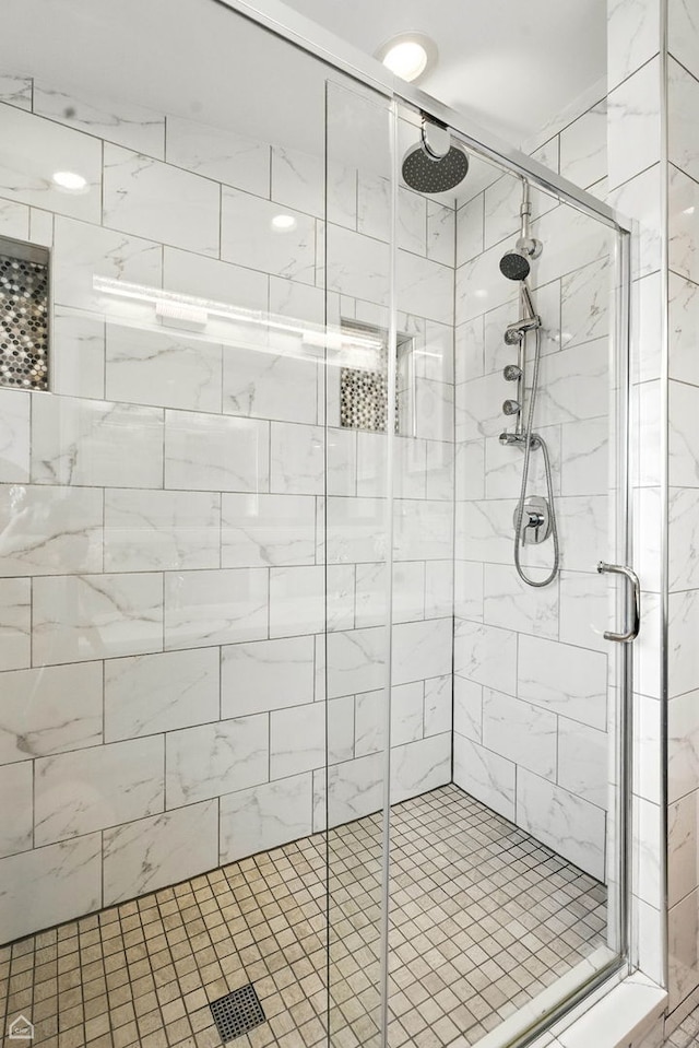 7515 W Roscoe St, Chicago, IL 60634 - full bath with a stall shower