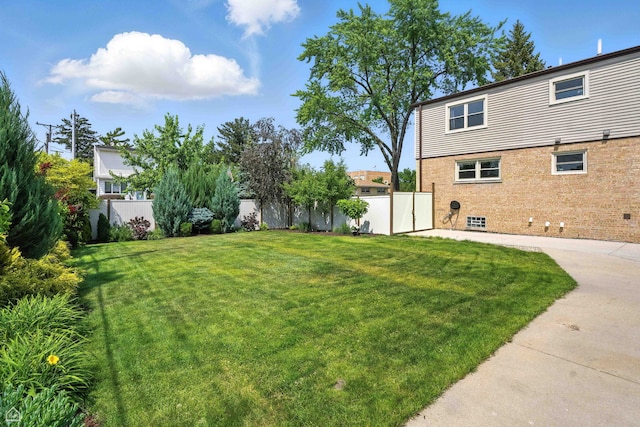 7515 W Roscoe St, Chicago, IL 60634 - view of yard