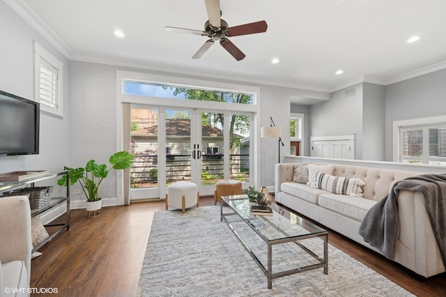 3715 N Wayne Ave, Chicago, IL 60613 - living room featuring wood finished floors, crown molding, a ceiling fan, and recessed lighting
