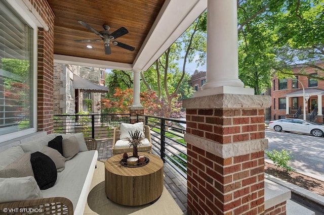 3715 N Wayne Ave, Chicago, IL 60613 - view of patio with a ceiling fan