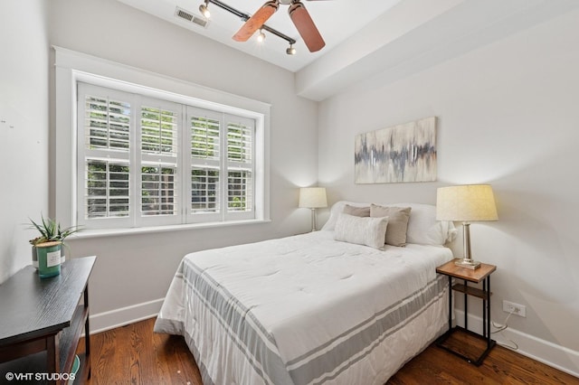 3715 N Wayne Ave, Chicago, IL 60613 - bedroom with wood finished floors and a ceiling fan