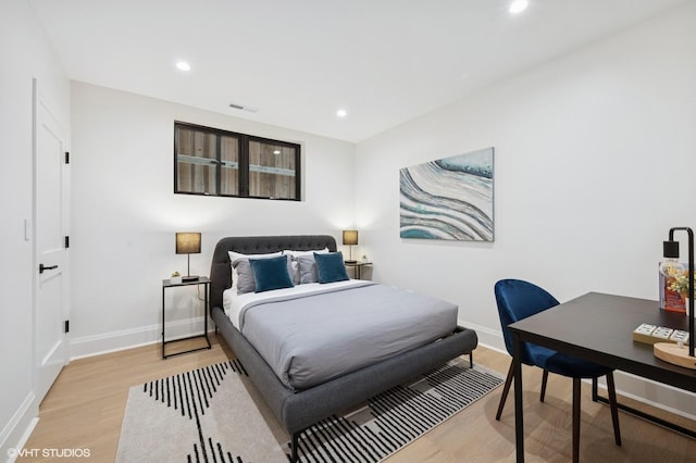 838 N Damen Ave Unit 1, Chicago, IL 60622 - bedroom featuring light wood-type flooring, recessed lighting, and a desk