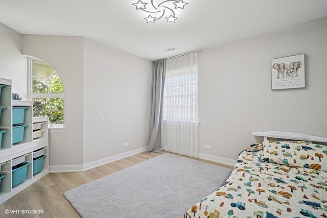 975 W Happfield Dr, Arlington Heights, IL 60004 - bedroom with wood finished floors and baseboards