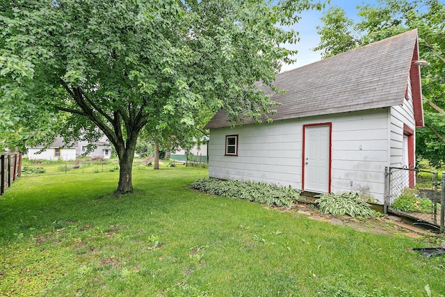 218 Mason Ct, Sycamore, IL 60178 - view of yard with an outbuilding