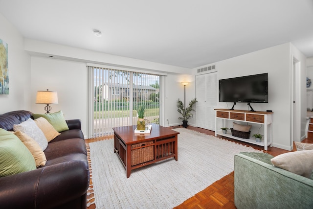1558 Oregon Trl, Elk Grove Village, IL 60007 - living area featuring baseboards
