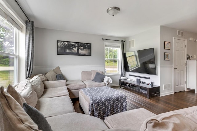 956 Tuscany Trl, Hampshire, IL 60140 - living area featuring wood finished floors and baseboards