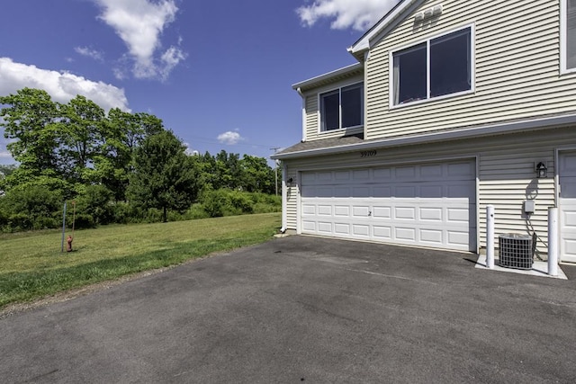 39709 N Warren Ln, Beach Park, IL 60083 - garage with asphalt driveway
