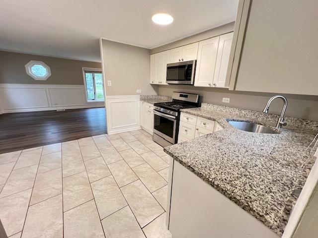 8933 S Komensky Ave, Hometown, IL 60456 - photo 10