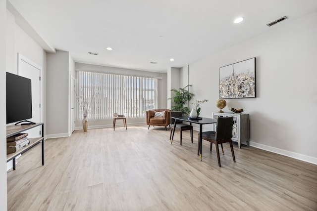 3130 W Walton St Unit 1, Chicago, IL 60622 - sitting room with light wood-style floors and recessed lighting
