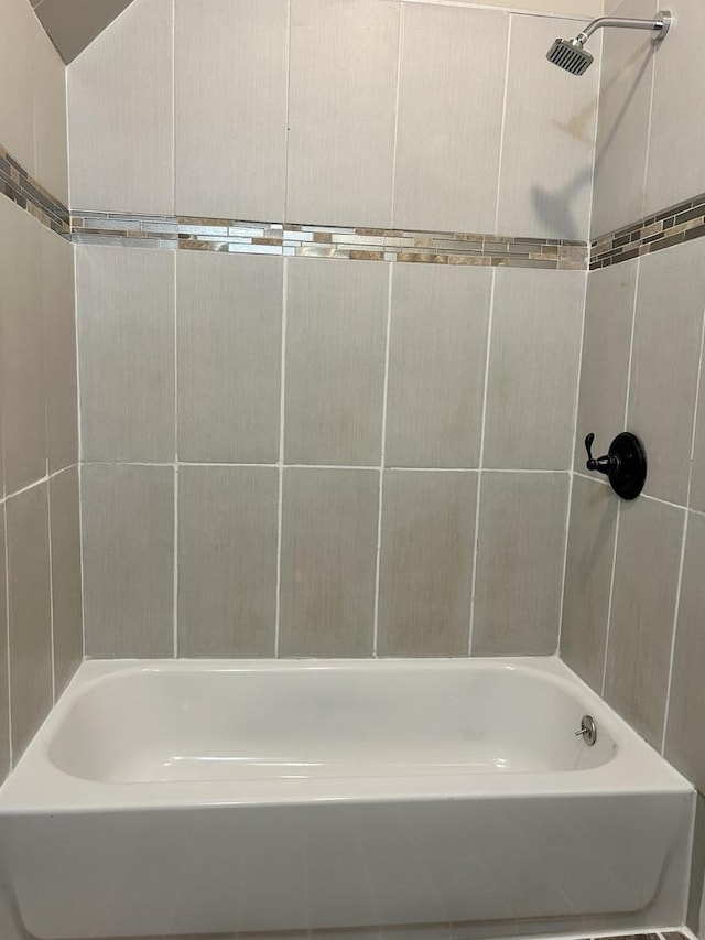 2122 N Lorel Ave, Chicago, IL 60639 - view of full bathroom