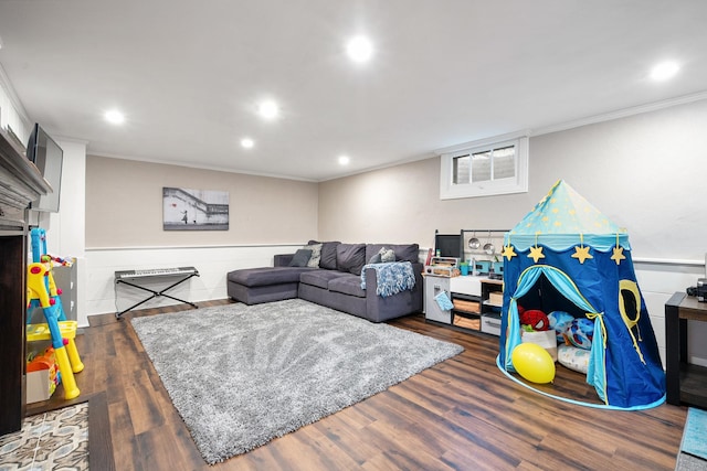 1155 E Walnut Ave, Des Plaines, IL 60016 - living area with crown molding, recessed lighting, wood finished floors, and a wainscoted wall
