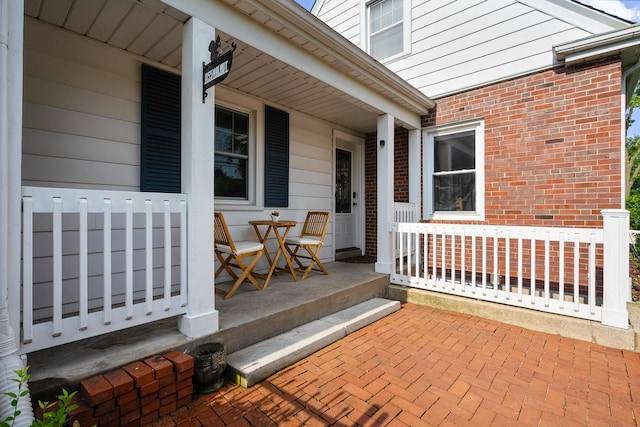1155 E Walnut Ave, Des Plaines, IL 60016 - view of covered porch