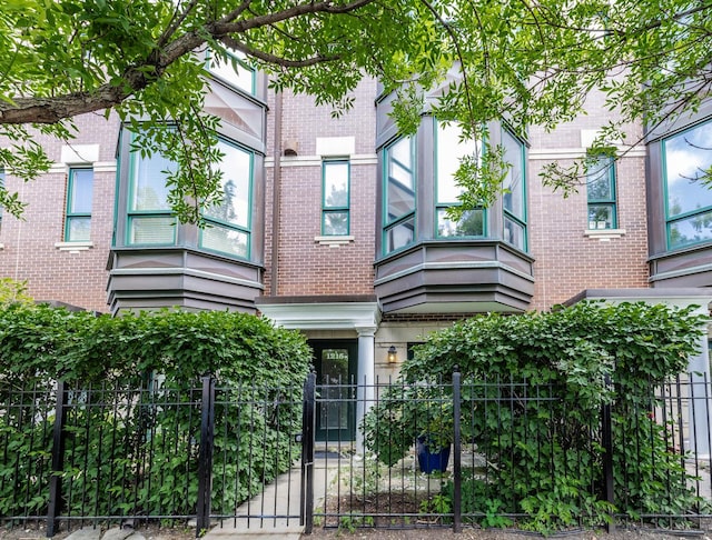 1215 N Sedgwick St, Chicago, IL 60610 - photo 1