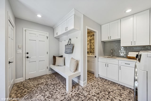 301 E 59th St, Hinsdale, IL 60521 - mudroom featuring independent washer and dryer and recessed lighting