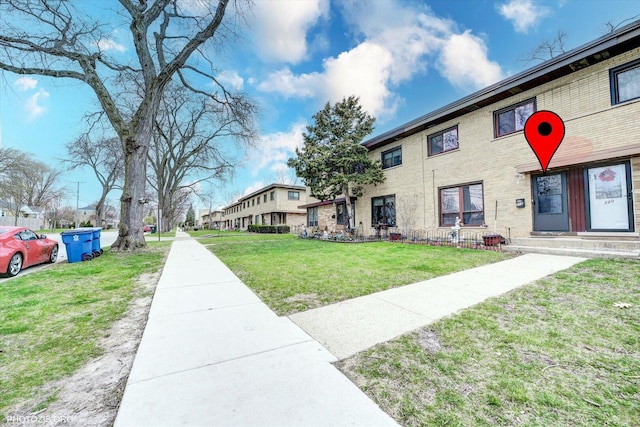 218 E Highland Ave, Mount Prospect, IL 60056 - surrounding community with a lawn