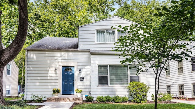805 S Anderson St, Urbana, IL 61801 - view of front of house with roof with shingles