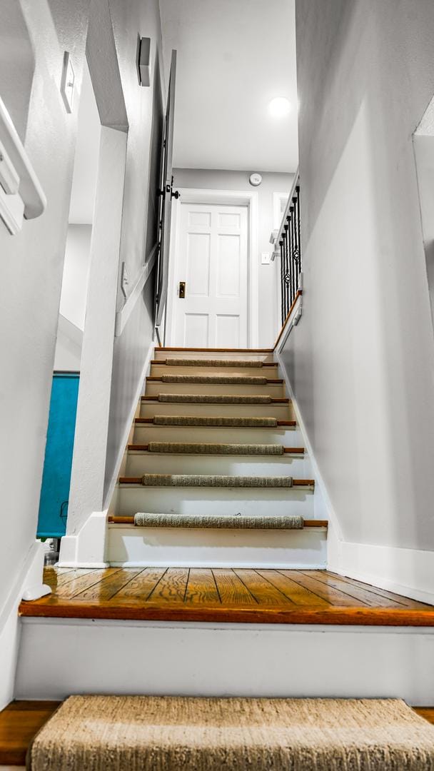 805 S Anderson St, Urbana, IL 61801 - stairway with wood finished floors