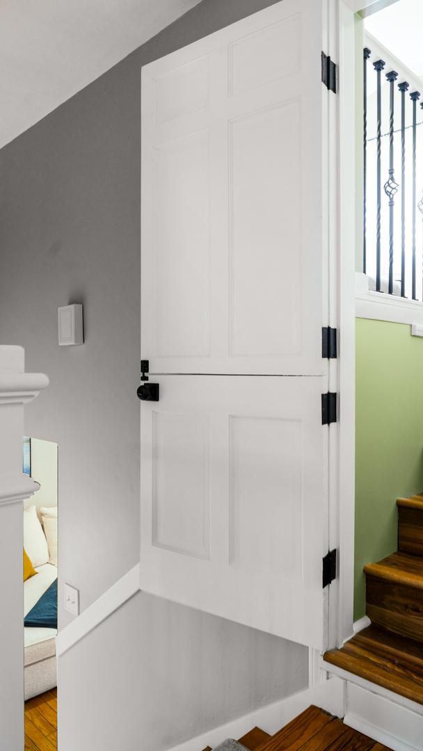 805 S Anderson St, Urbana, IL 61801 - view of pantry