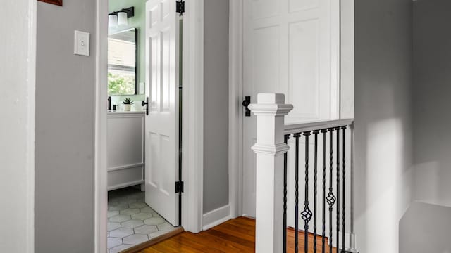 805 S Anderson St, Urbana, IL 61801 - hall with an upstairs landing and wood finished floors