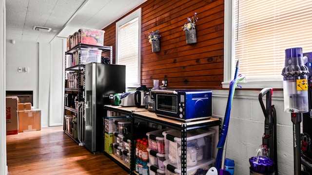 805 S Anderson St, Urbana, IL 61801 - miscellaneous room with wood finished floors