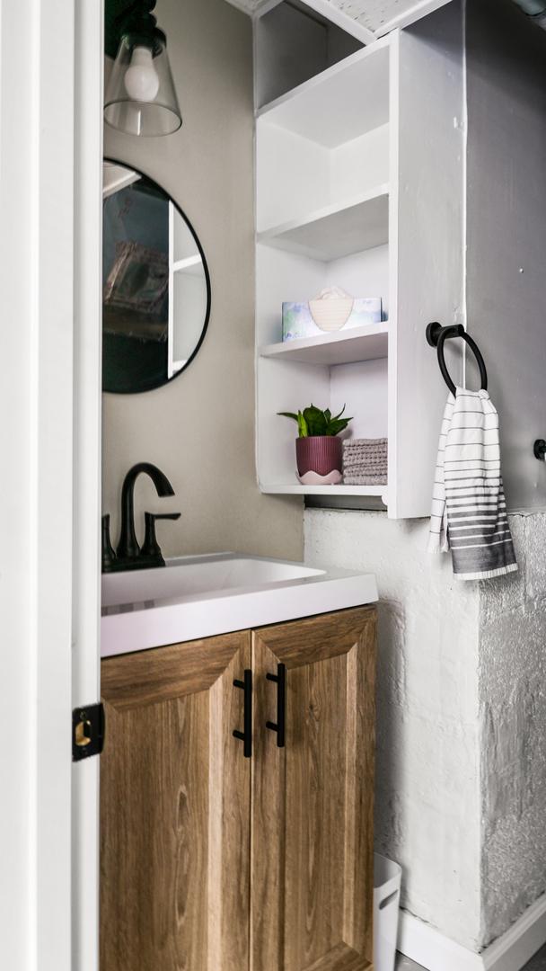 805 S Anderson St, Urbana, IL 61801 - bathroom featuring vanity