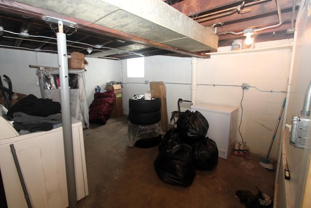 324 Illinois St, Joliet, IL 60436 - below grade area with washer / dryer