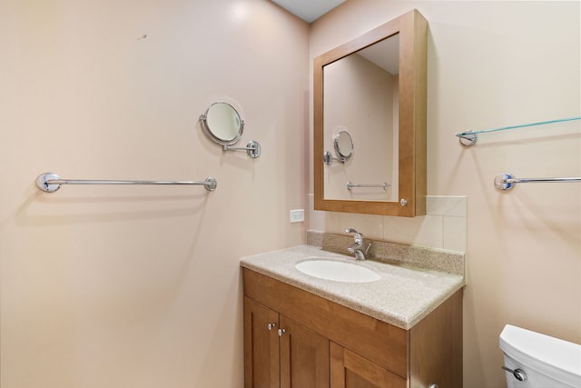 500 W Evergreen St, Wheaton, IL 60187 - bathroom with toilet and vanity