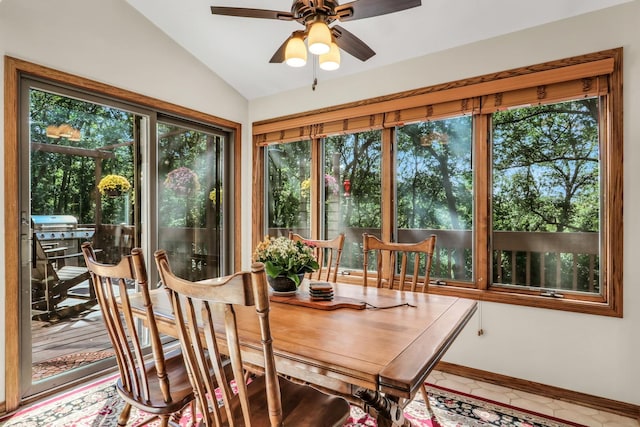 195 Hollow Way, Ingleside, IL 60041 - sunroom with vaulted ceiling and baseboards
