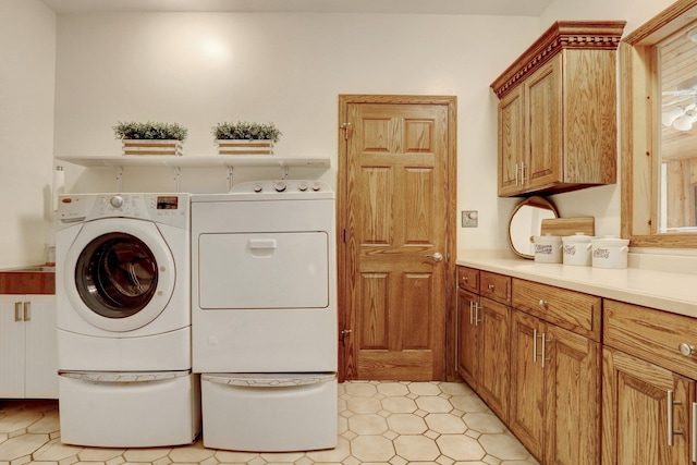 195 Hollow Way, Ingleside, IL 60041 - laundry area with washer and clothes dryer and cabinet space